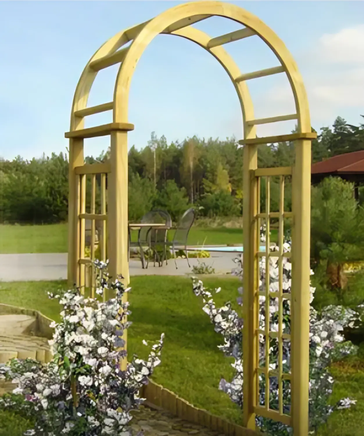 Karimli Haus & Garten Service- Eine Außenkonstruktion, die typischerweise aus Säulen oder Pfosten besteht, die ein offenes Dach aus Balken und Sparren stützen.